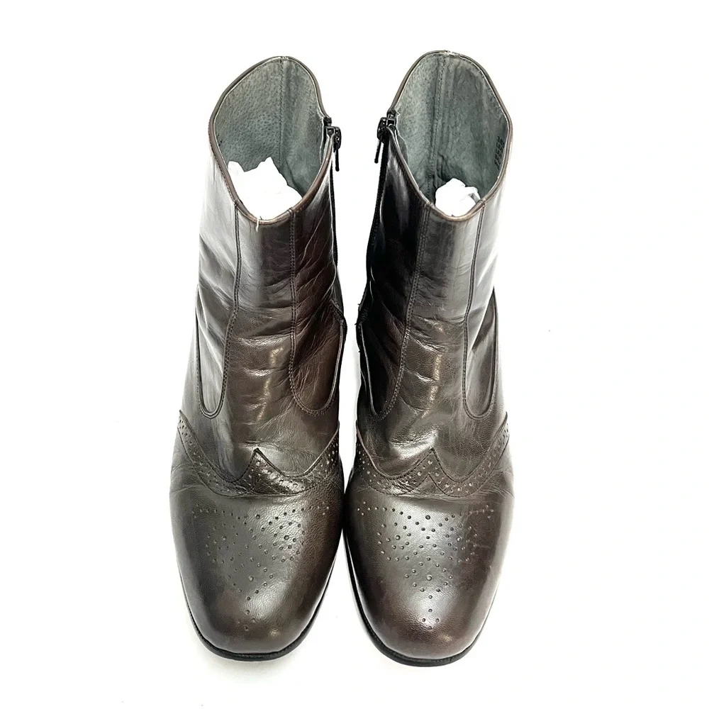 Vintage 1980s men's dark khaki brown leather wingtip brogue ankle boots